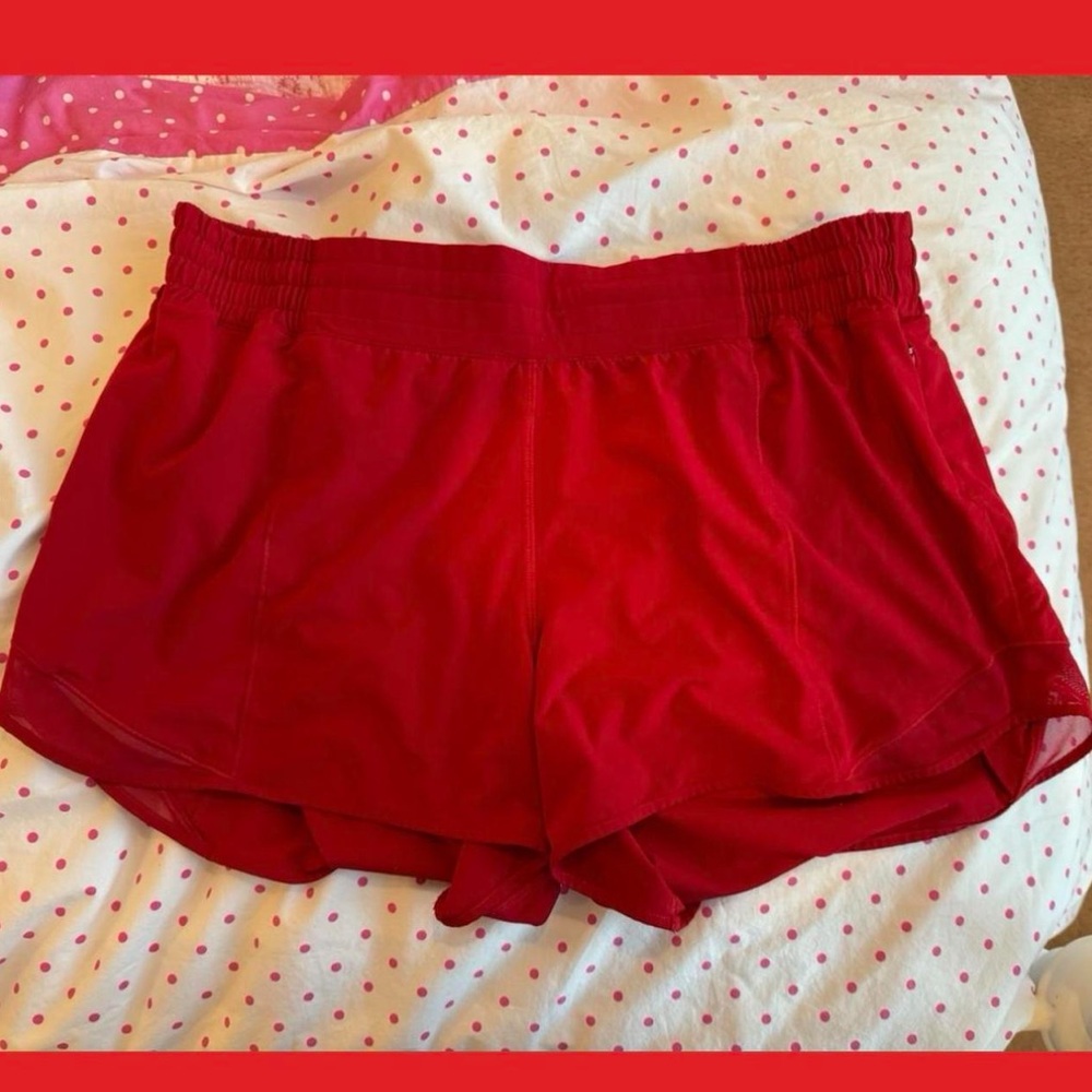 Lululemon Hotty Hot Short
*High-Rise Long 4"